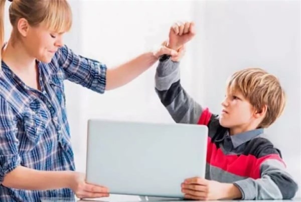 Как помочь ребенку избавиться от интернет-зависимости?