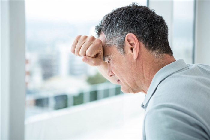 Специфичность течения депрессии у мужчин: причины и симптомы